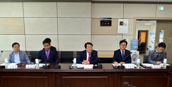 이상천 제천시장이 지난 22일 제천바이오밸리 주요기업 최고경영자(CEO)와이 간담회를 개최했다.
