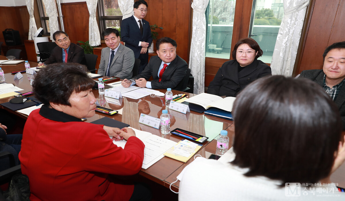 김영환(사진) 충북지사가 9일 여는 마당에서 열린 4기 충북여성고용대책위원회 위촉식에서 워킹맘을 위한 충북을 만들겠다고 공언했다.