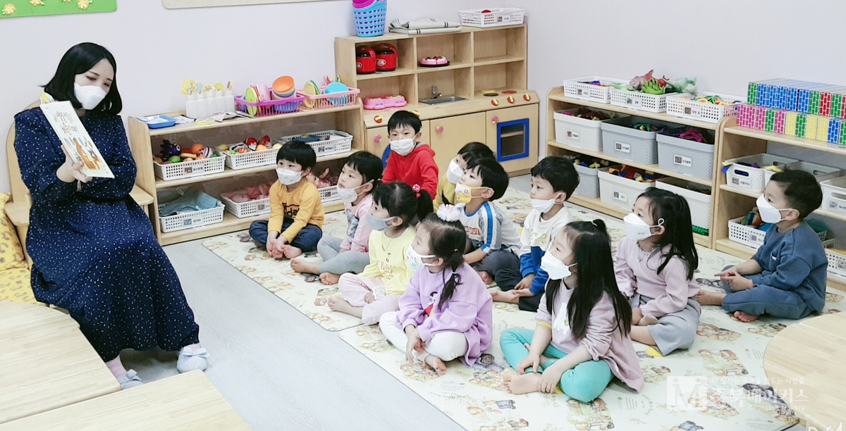 진천군이 올해부터 도내 최초로 유치원 졸업앨범 비용을 지원한다고 25일 밝혔다.